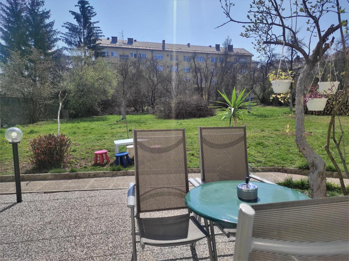 House In Center Of Gospic With Big Garden Villa Kültér fotó