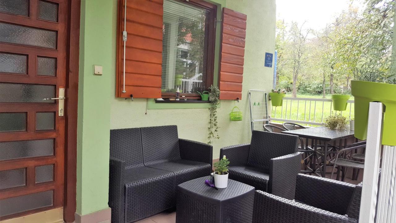 House In Center Of Gospic With Big Garden Villa Kültér fotó